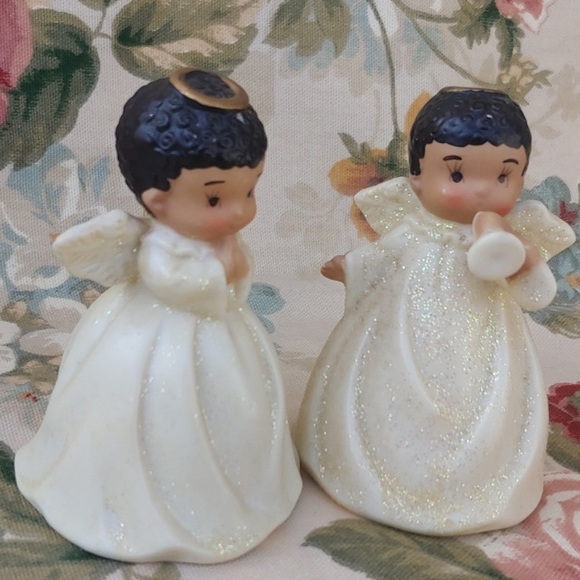 Angelic Holiday Ceramic Bells Set of Two Angels 3.5" Tall - Picture 9 of 16